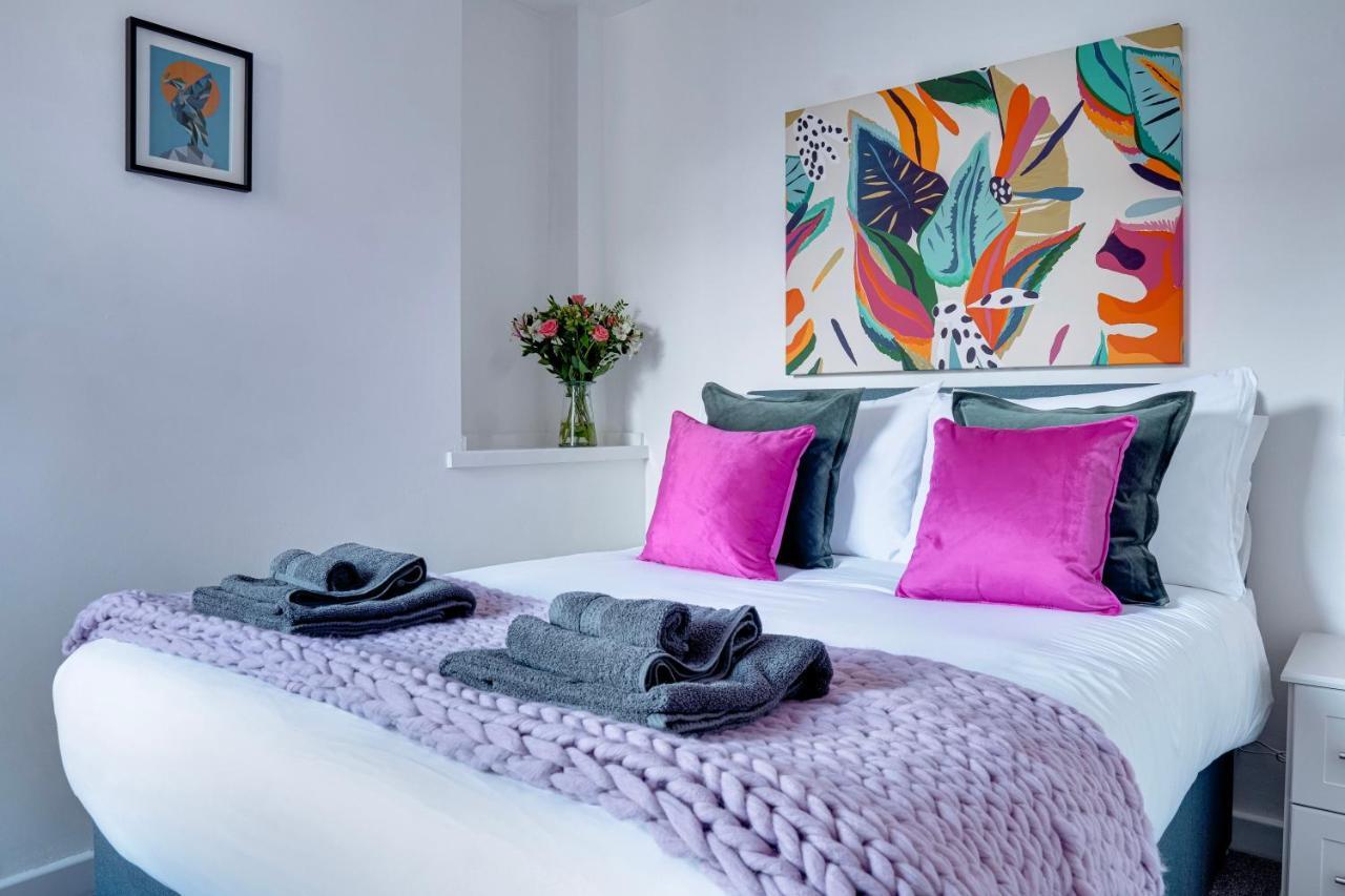 Modern 2 Bedroom Flat - 15 Minutes To Liverpool Birkenhead Exterior photo