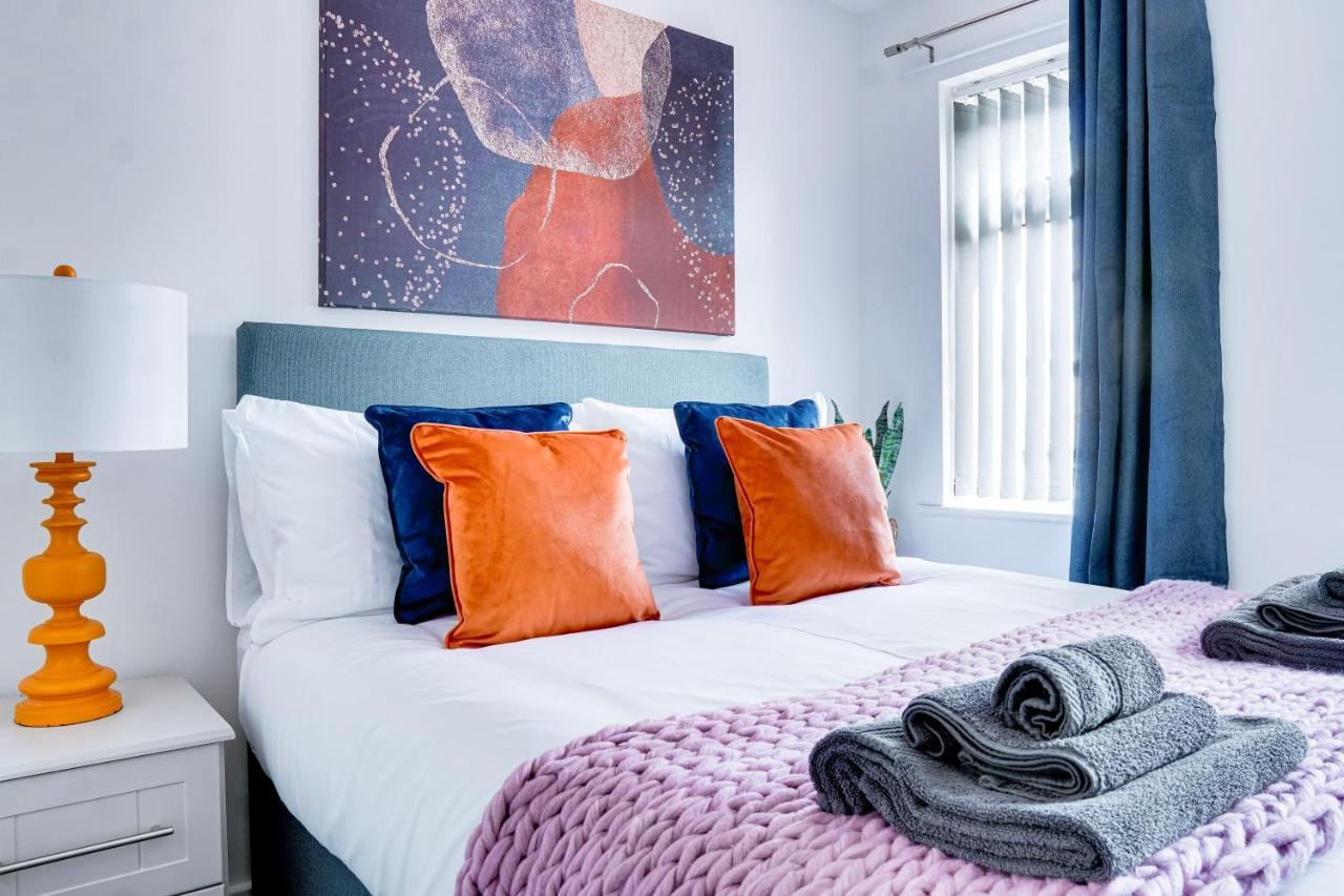 Modern 2 Bedroom Flat - 15 Minutes To Liverpool Birkenhead Exterior photo